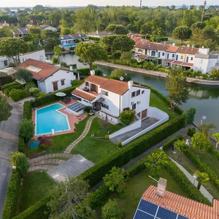 Lucia Albarella Island