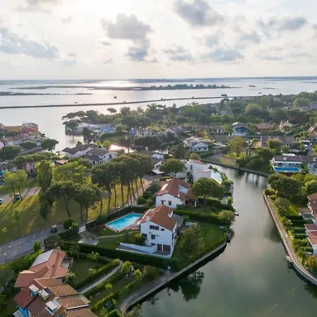 Lucia فيلة Albarella Island