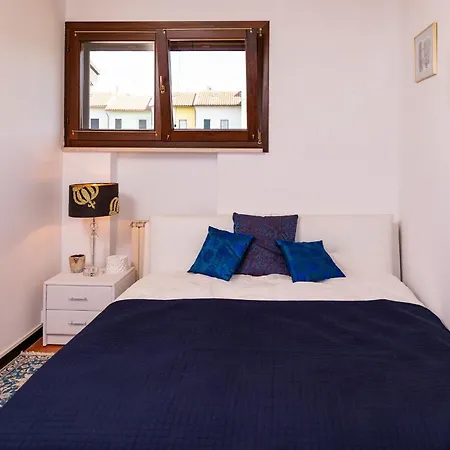Lucia Villa Albarella Island