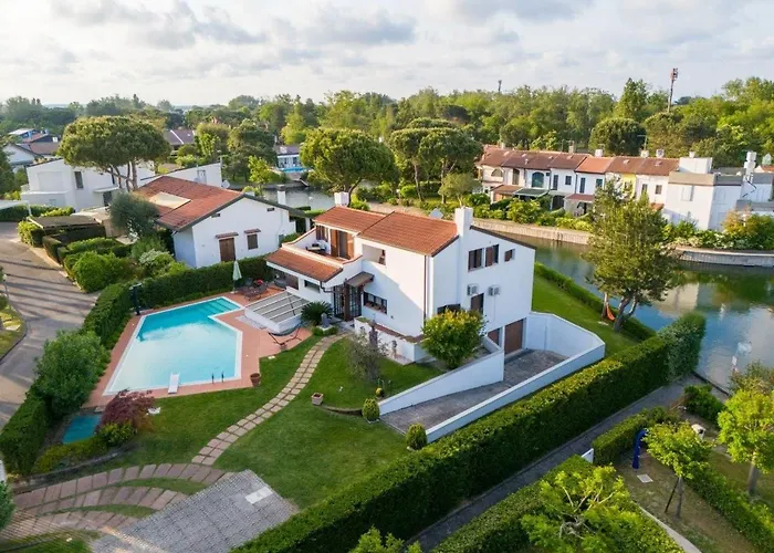 Lucia Albarella Island