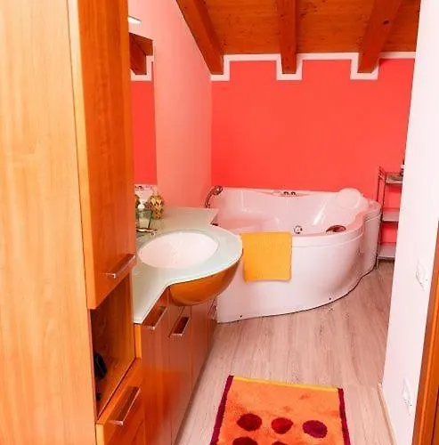 וילה Lucia Albarella Island